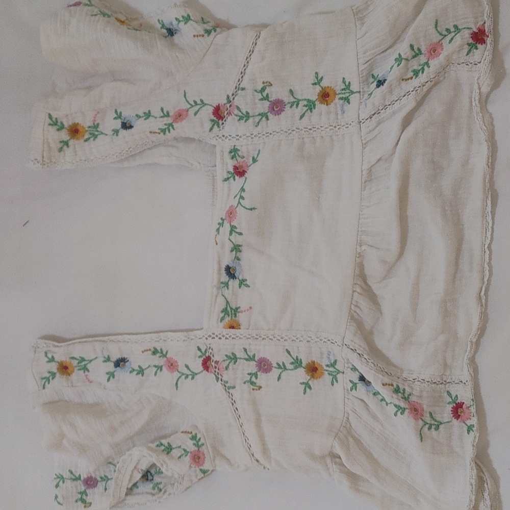 Beige Blouse with flower design🌸🌸